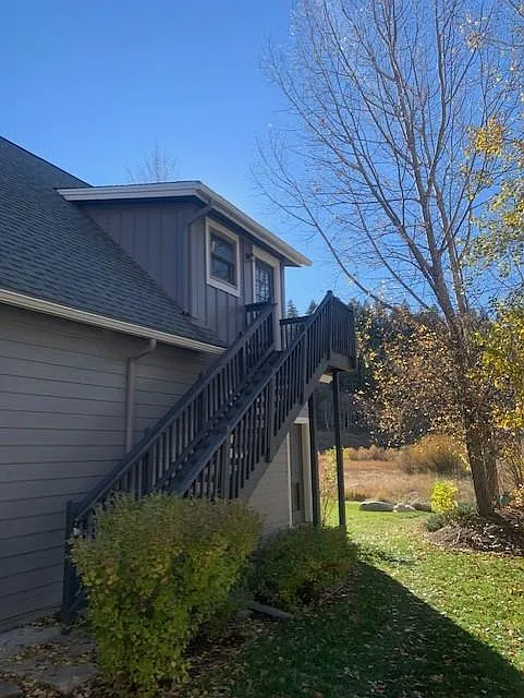 1017 Mountain Dr — Photo 1