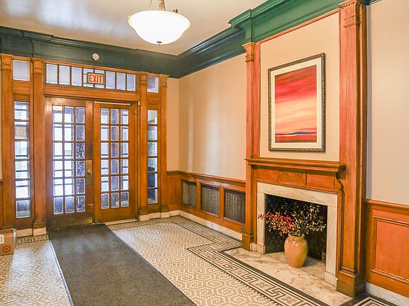 3rd image of 4554 N Malden St APT 302