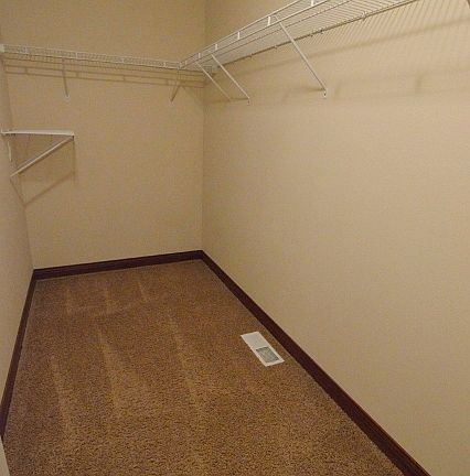 2nd image of 1540 Red Oak Dr