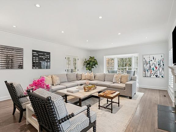 4th image of 375 Washington Rd