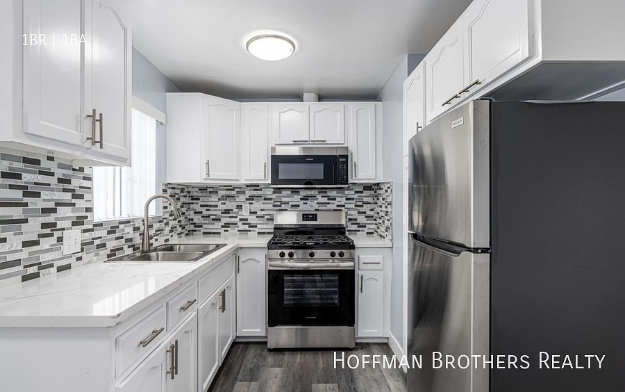 2nd image of 1036 S Normandie Ave APT 5