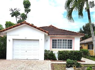 405 Kelly Ln, Weston, FL 33326