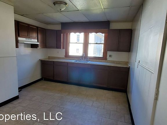 3rd image of 809-11 Onondaga Ave #1