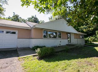 1300 Holdridge Ter, Wayzata, MN 55391