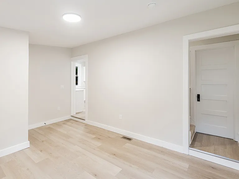 1638 Lexington Ave — Photo 11
