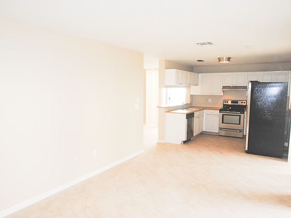 5th image of 856 NW 98th Ave