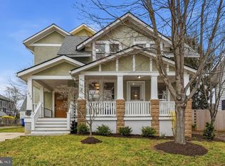1805 N Calvert St, Arlington, VA 22201