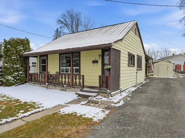 11 Weeks Ave, Quinte West, ON K8V 1X4