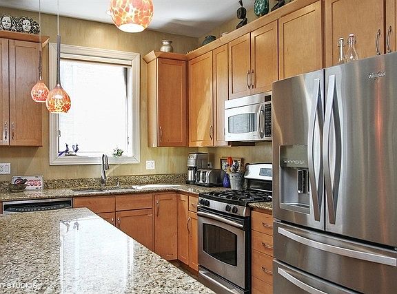 5th image of 2632 W Evergreen Ave #1W