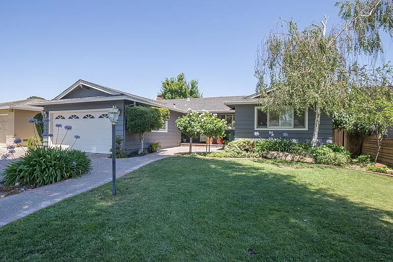 2598 Malaga Dr