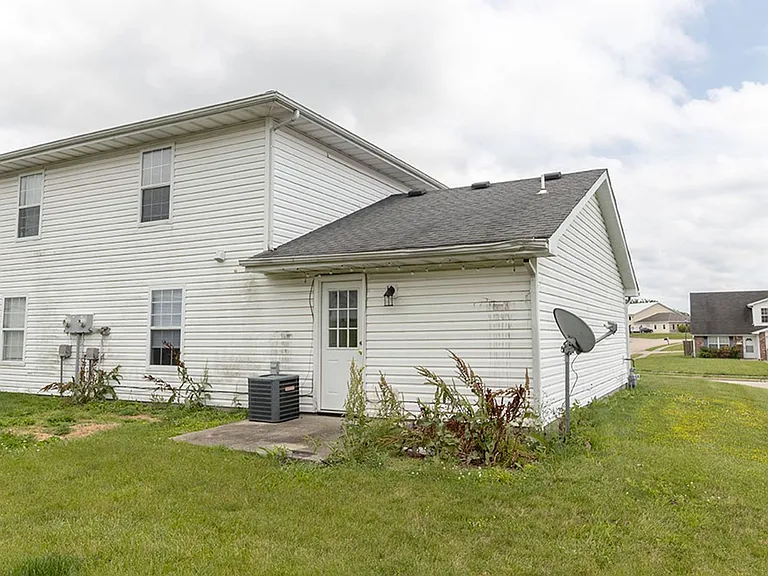 4305 Derby Ridge Dr — Photo 24