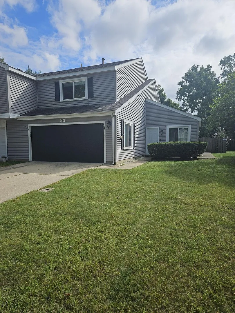 3 bed, 1.5 bath, $3,000 — Photo 1