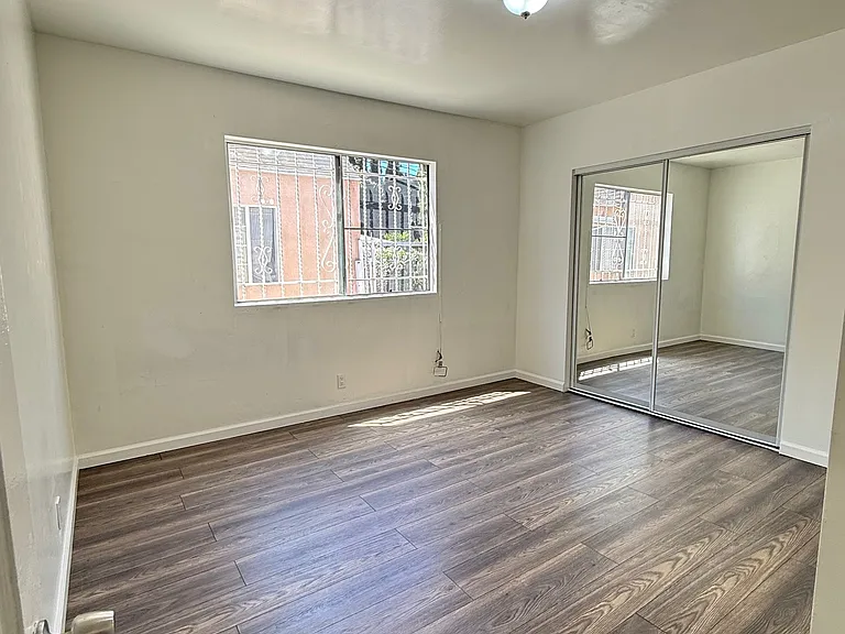 8669 Cypress Ave — Photo 9