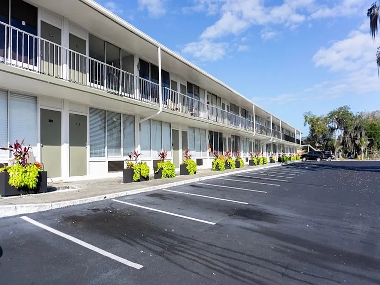 The Flats at Bon Air — Photo 2