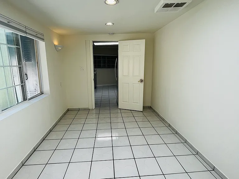729 Orange Dr — Photo 19