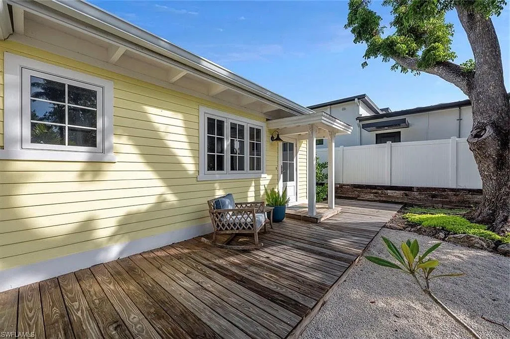 1 bed, 1.0 bath, 750 sqft, $5,600 — Photo 2