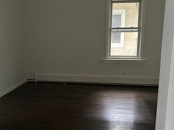4th image of 17 Martens Pl Floor 2