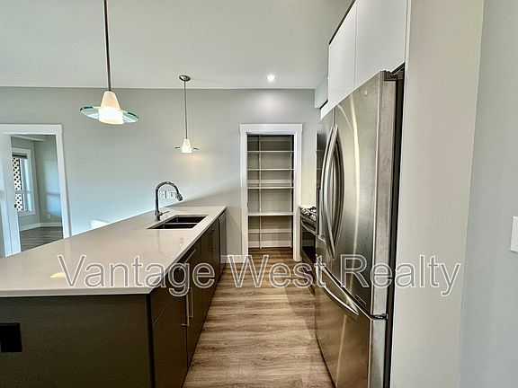 2nd image of 1883 Water St #206