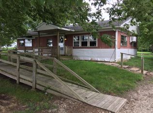 81 N Hundred East Rd, La Place, IL 61936