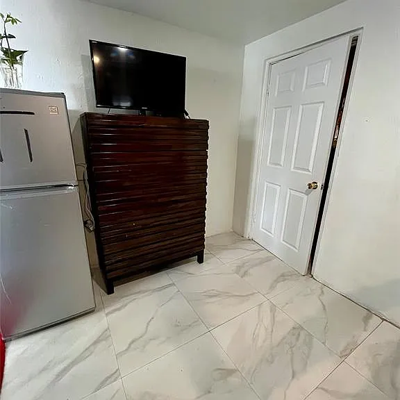 748 W Dayton Cir #748 — Photo 2