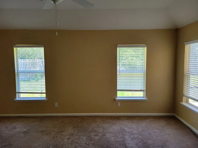7621 Crosstree Ln — Photo 16
