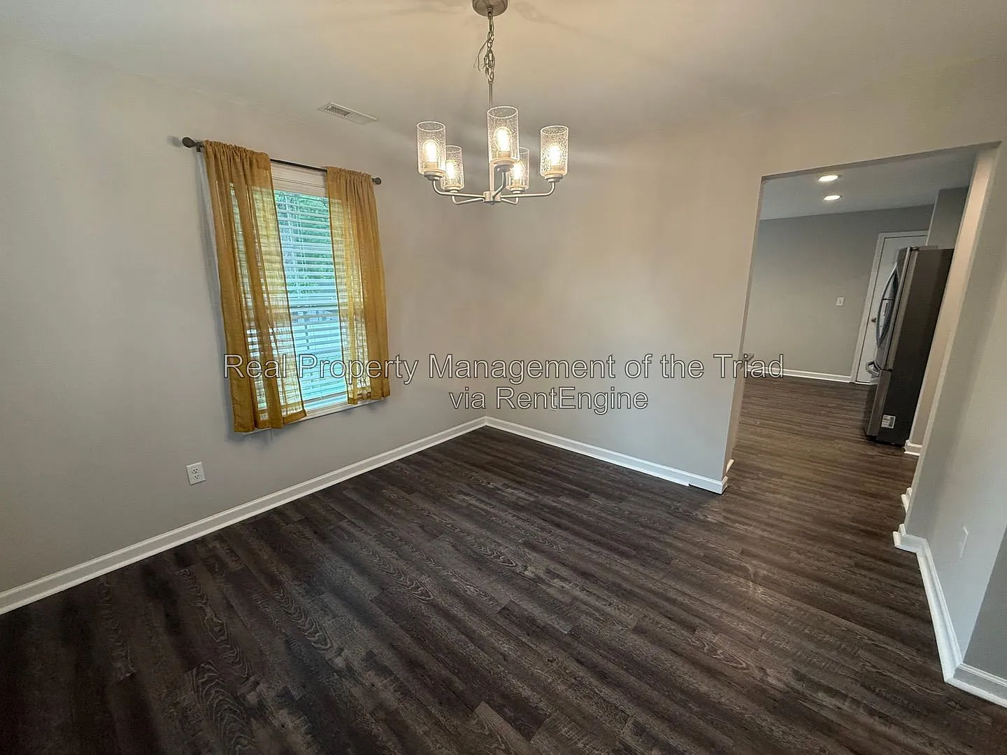 3 bed, 2.5 bath, 1685 sqft, $1,895 — Photo 4