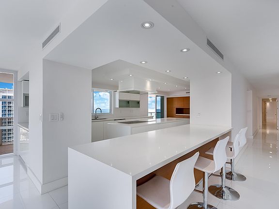 3rd image of 6423 Collins Ave Floor 8
