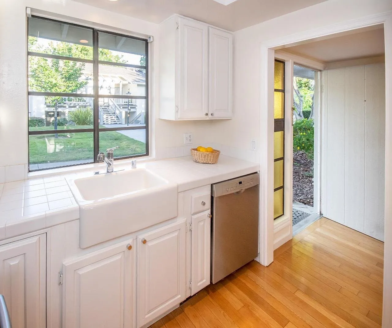 1 bed, 947 sqft, $3,000 — Photo 2