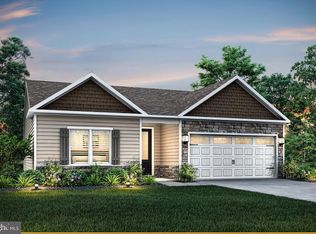 174 Brompton St, Falling Waters, WV 25419