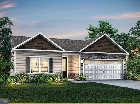 174 Brompton St, Falling Waters, WV 25419
