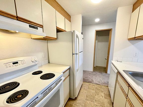 4th image of 12038 31st Ave NE APT 206