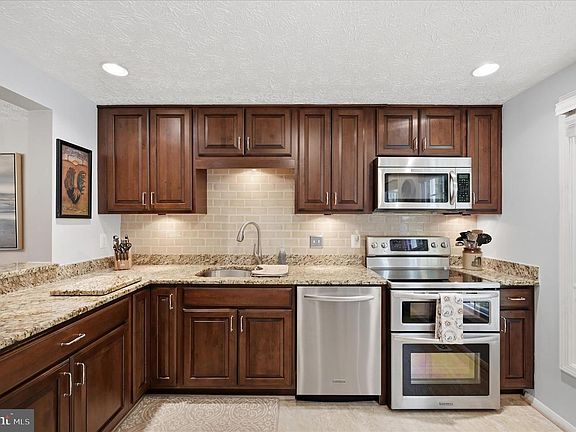 2nd image of 13336 Tannery Ct