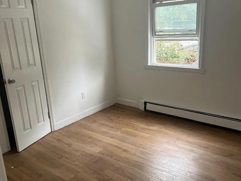 163 Court St — Photo 4