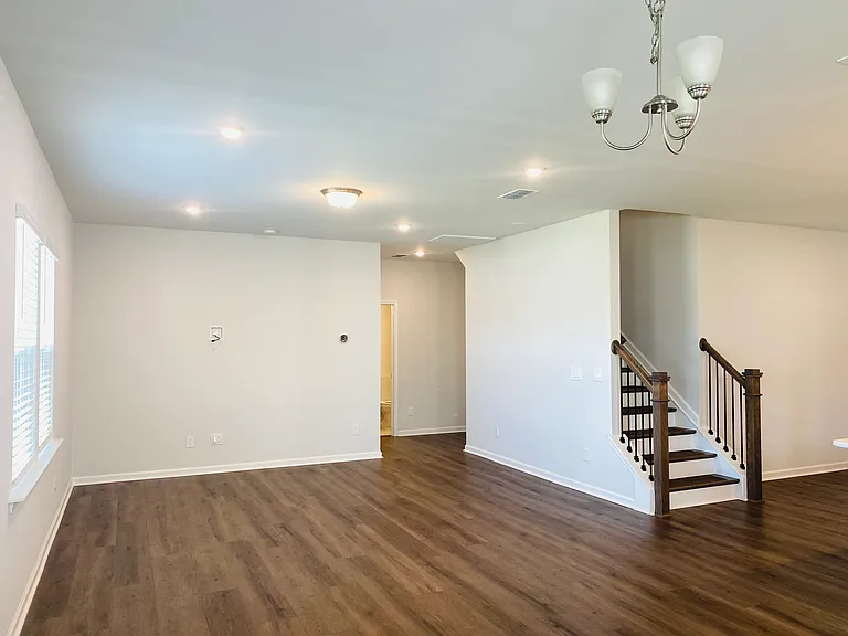 1312 Hollyview Ave — Photo 8