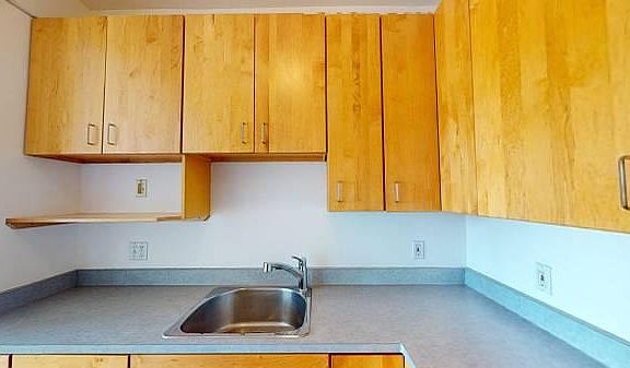 3rd image of 2110 Jackson St APT 404