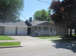 935 S 35th St, Manitowoc, WI 54220