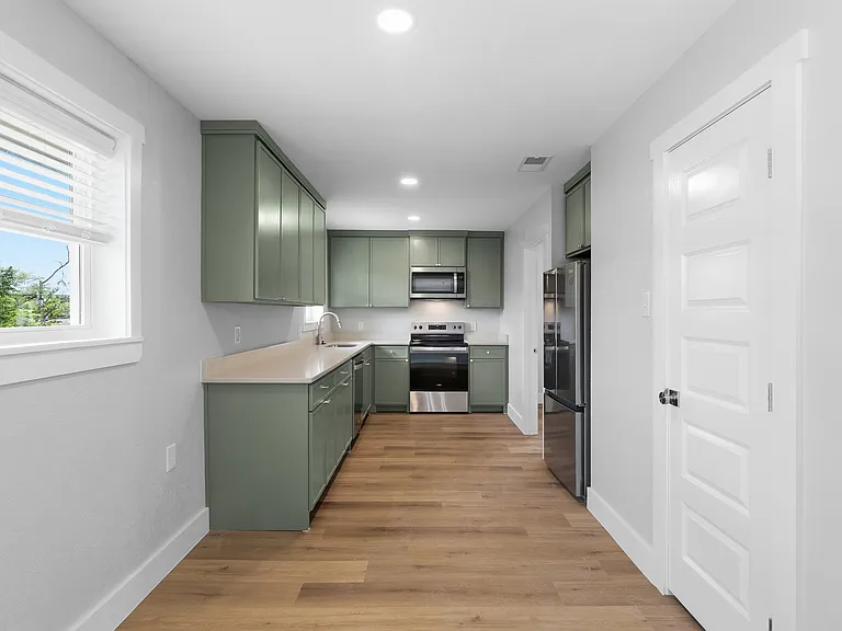 506 Rogers Way — Photo 14