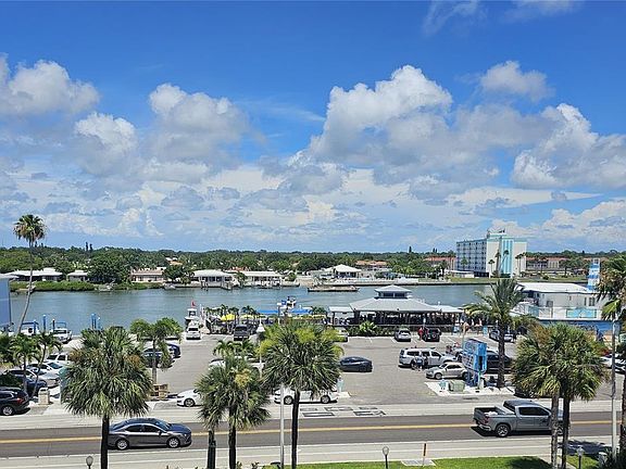 4th image of 20040 GULF BOULEVARD #402