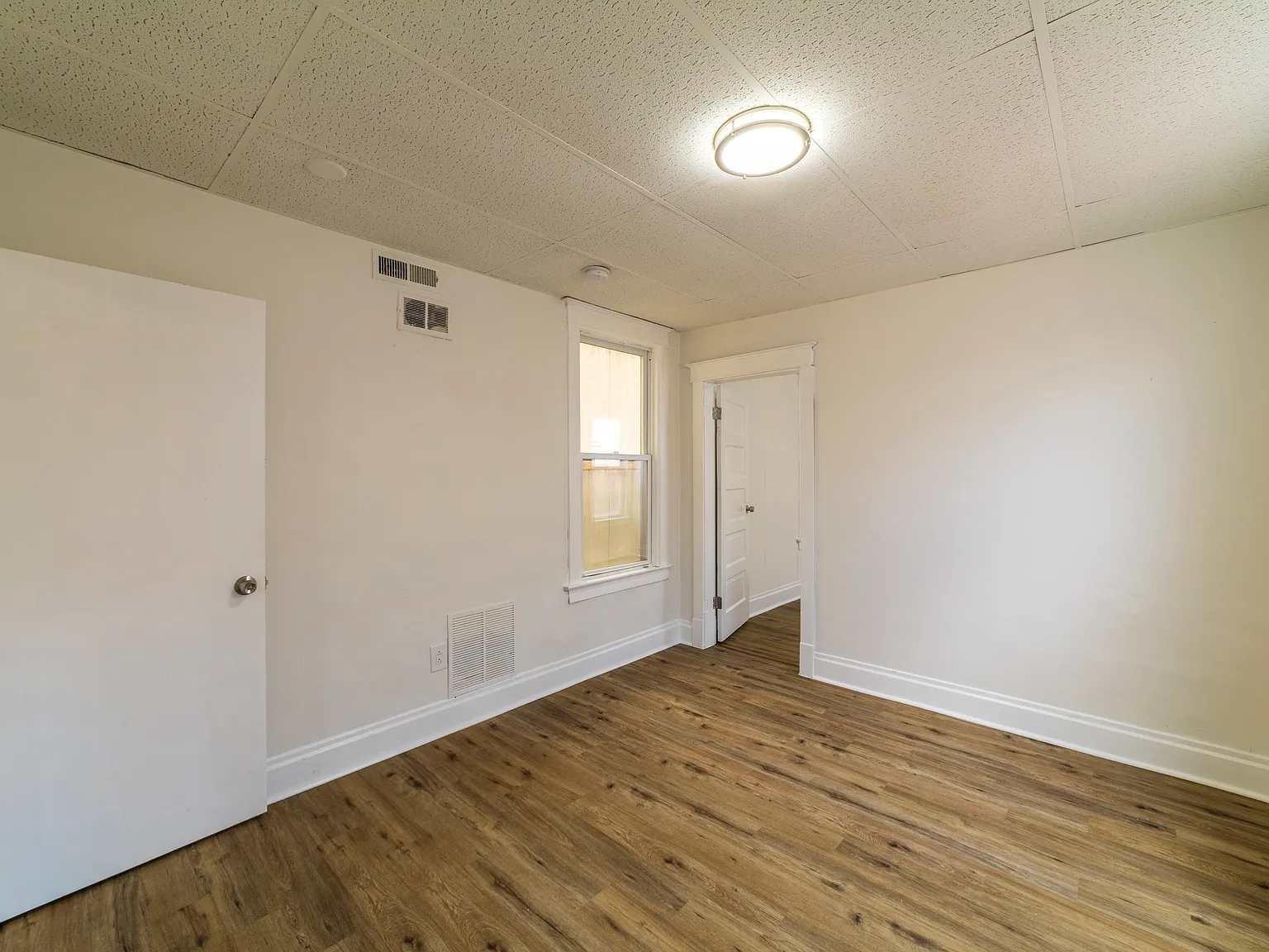 1 bed, $1,000 — Photo 2