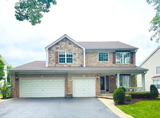 572 E Delgado Dr, Palatine, IL 60074