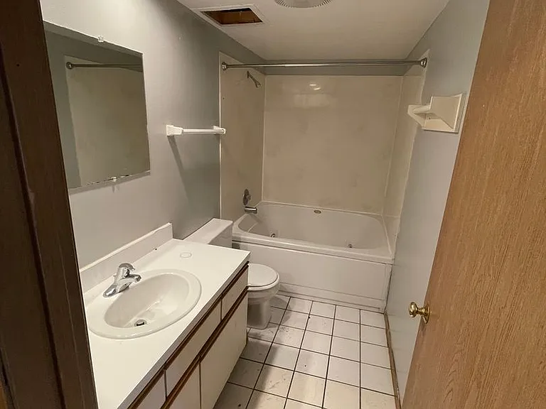 2169 Indianola Ave — Photo 7