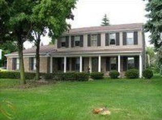 1725 Kilburn Rd N, Rochester Hills, MI 48306