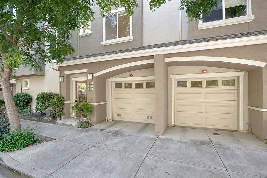 490 Marble Arch Ave photo 1