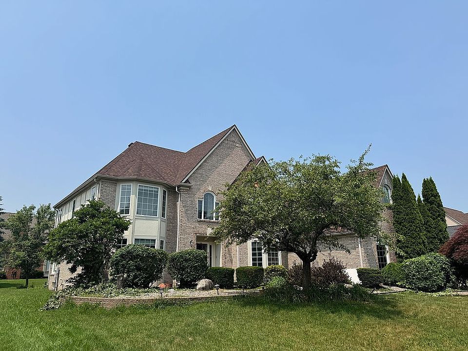 22081 Chase Dr, photo 3