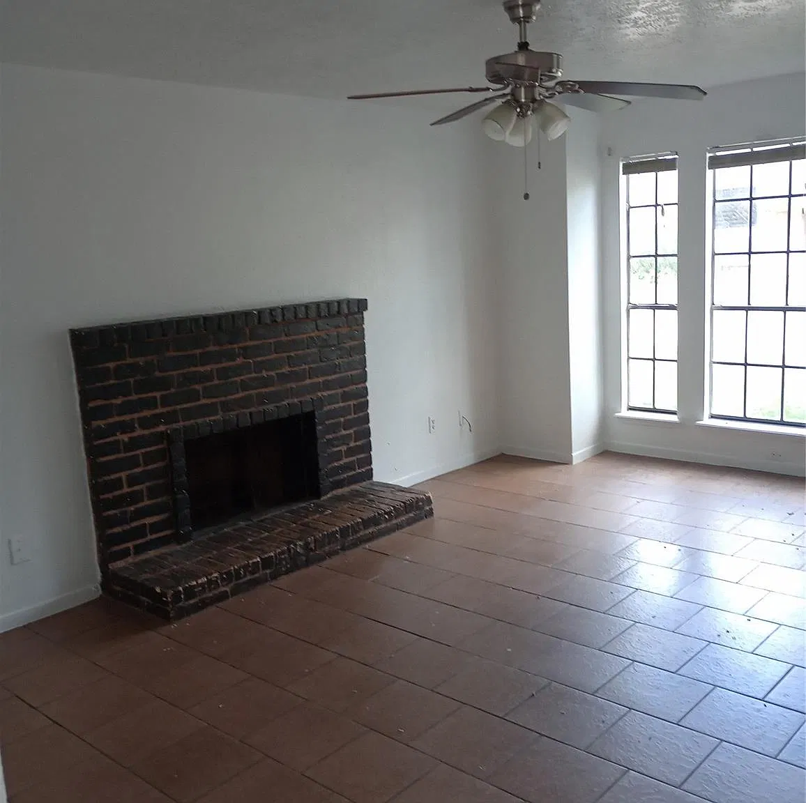 3 bed, 2.5 bath, 1288 sqft, $1,395 — Photo 1