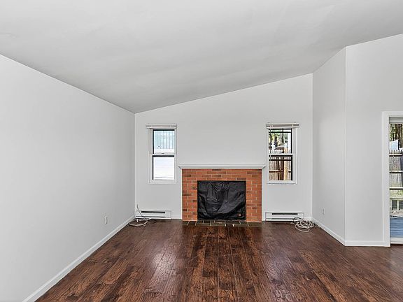 3rd image of 73 Pepperbush Pl
