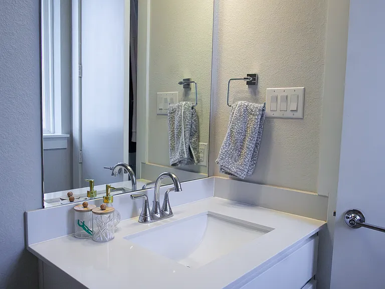 upstairs guest bathroom