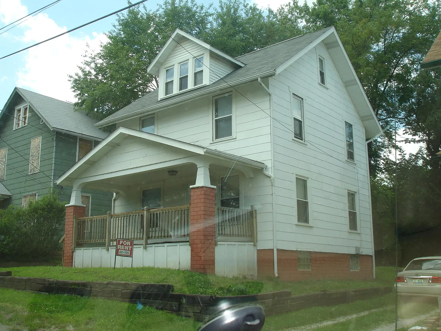1525 Olive Pl NE photo 1