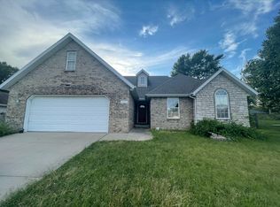 3291 W Kingsley St, Springfield, MO 65807
