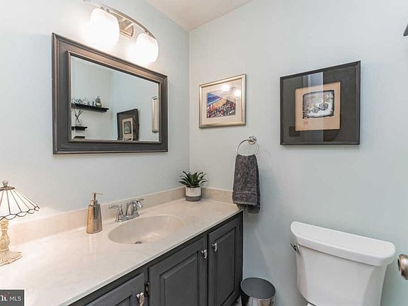 4th image of 303 Paoli Woods Dr